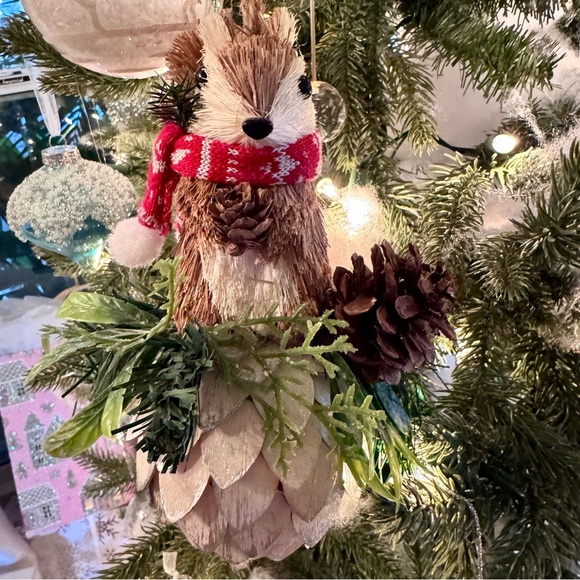 NEW! Woodland Fury Tail Squirrel Artichoke Christmas Ornament. - Picture 4 of 8